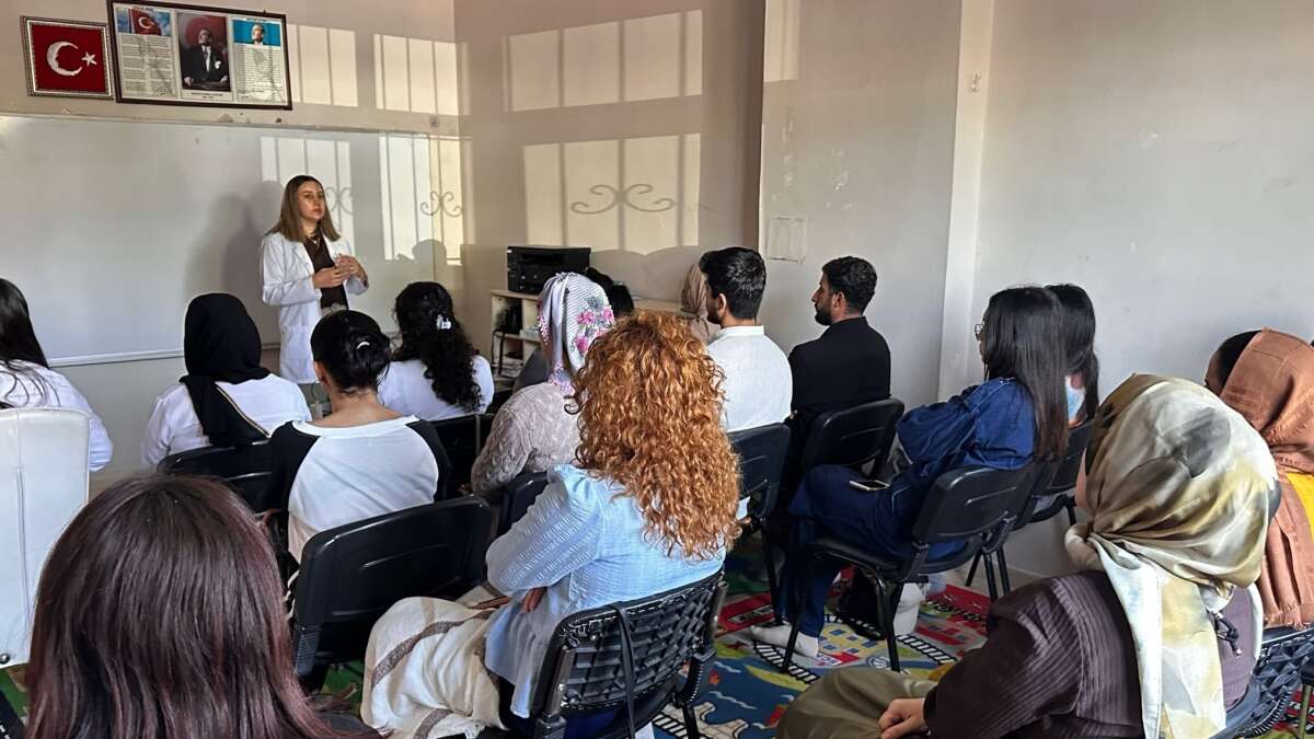 Silopi’de Kursiyerlere Etkili İletişim Eğitimi Verildi