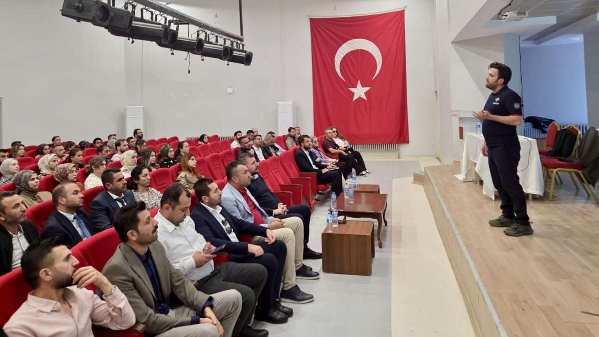 Şırnak'ta Eğitim İçin Güç Birliği: 6 İlçede Proje Bilgilendirme Toplantıları Tamamlandı!