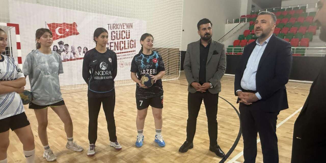 Cizre Tso Başkan Adayı Mehmet Muad Elçi'den Cizre Yıldızlar Spor Kulübü'ne Ziyaret