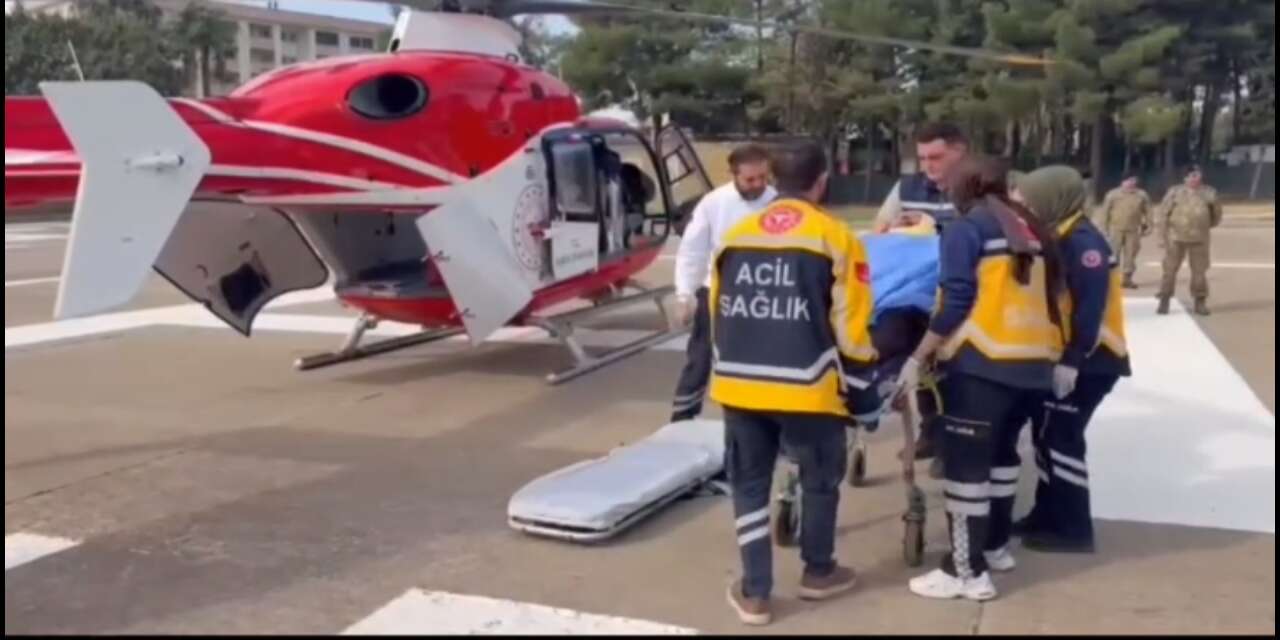 Şırnak'ta 56 Yaşındaki Hasta Helikopter Ambulansla Diyarbakır’a Sevk Edildi