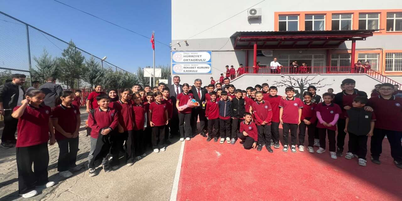 Şırnak Valisi Ekici, Hürriyet Ortaokulunu Ziyaret Etti