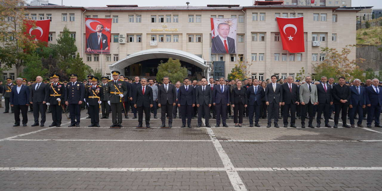 Şırnak’ta Cumhuriyet Bayramı Kutlamaları Çelenk Sunma Töreniyle Başladı