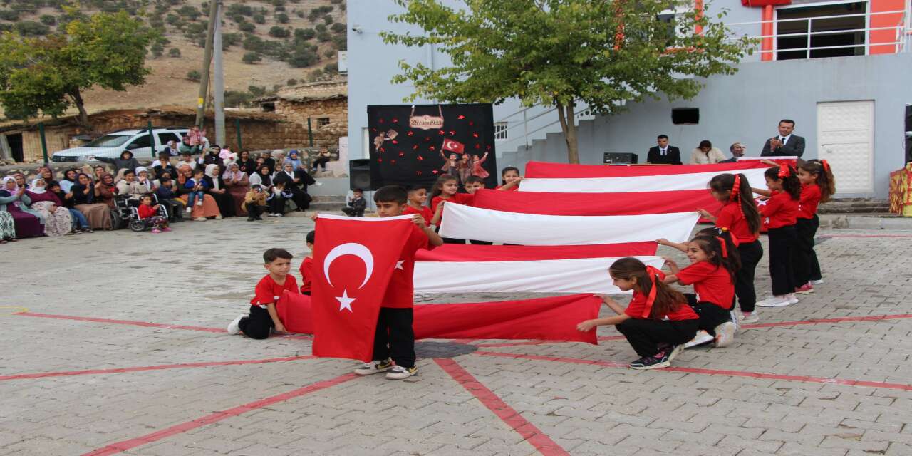 Güçlükonak’ta Cumhuriyet Coşkusu