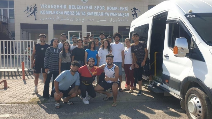 Kurslarda başarılı olan gençler sınavlara gidiyor