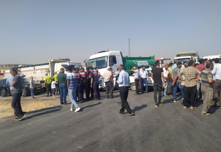 Kuzu Eti İndirimini Protesto Eden Besiciler Yol Kapattı