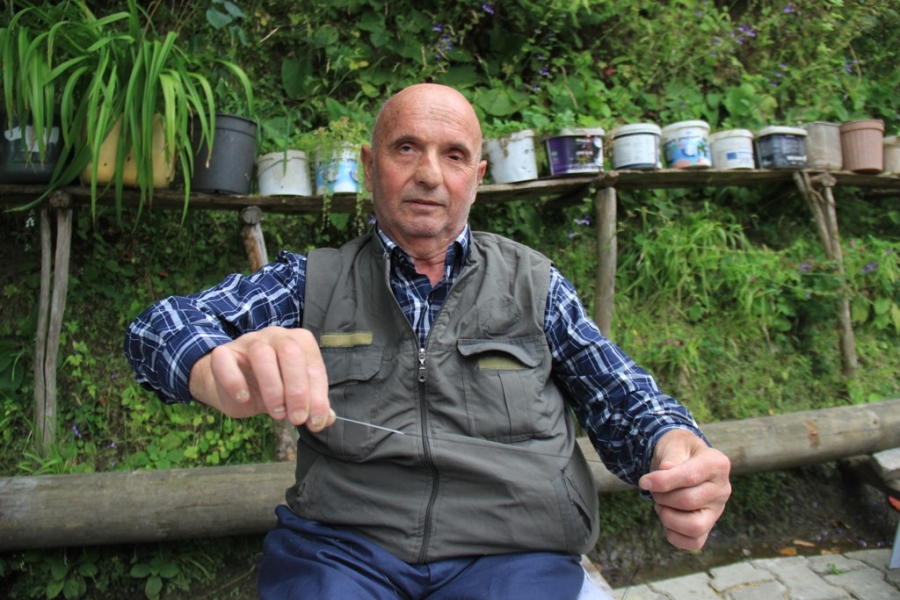 İki gözü görmese de gönül gözü ona neler yaptırıyor neler
