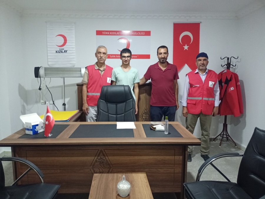 Türk Kızılay Dicle İlçe Şubesinden Başarılı Öğrencilere Burs  