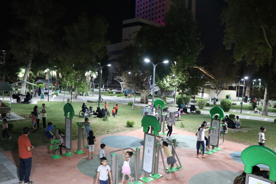 Aileler Güvenli Parklara Akın Ediyor  