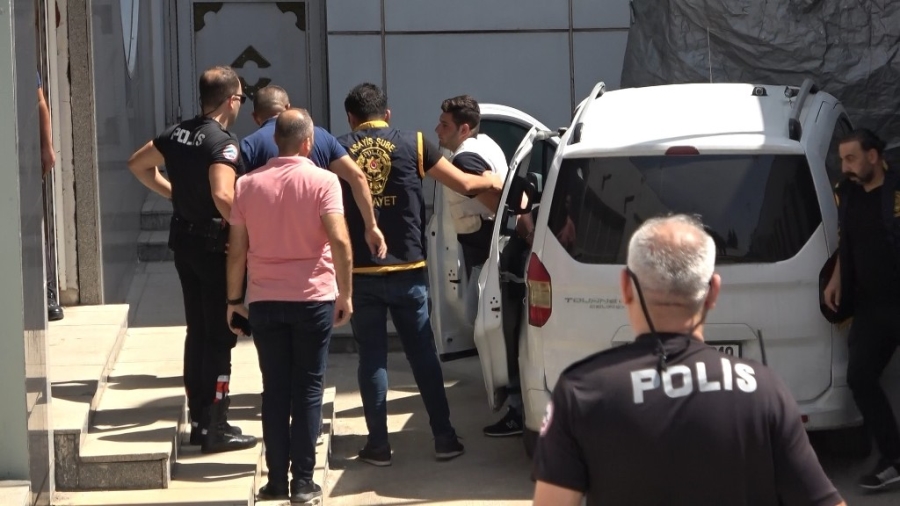 Sokak Ortasında Bıçaklanan Yaşlı Adam Hayatını Kaybetti