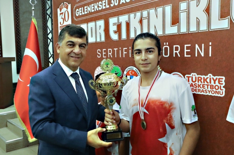 Kupalar 46. Kez Şampiyonların Elinde Havalandı  