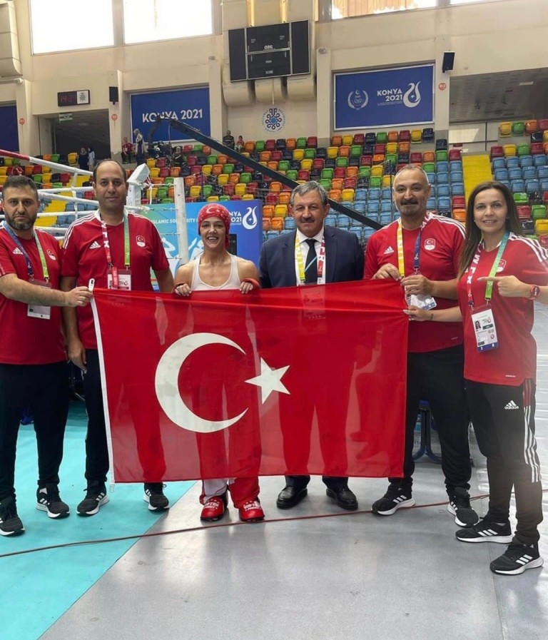 Diyarbakırlı Milli Antrenöre Büyük Onur  