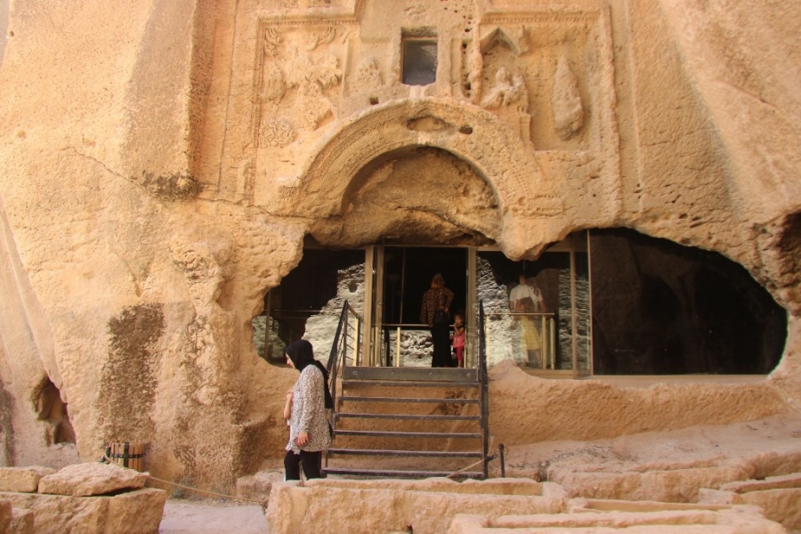 Mardin’deki Dara Antik Kenti Ziyaretçilerini Büyülüyor 