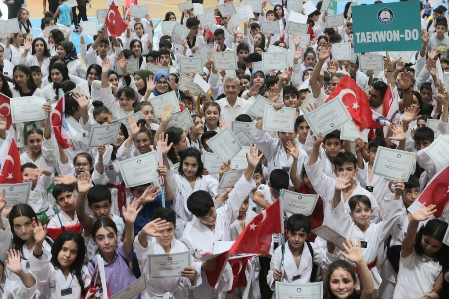 Yaz Spor Okullarından 19 Bin 643 Öğrenci Sertifika Aldı  
