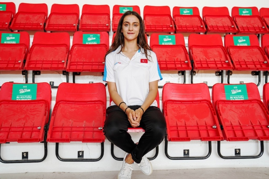 Diyarbakır Büyükşehir Belediyesi eğitmeni Dünya Karate Şampiyonası yolunda  