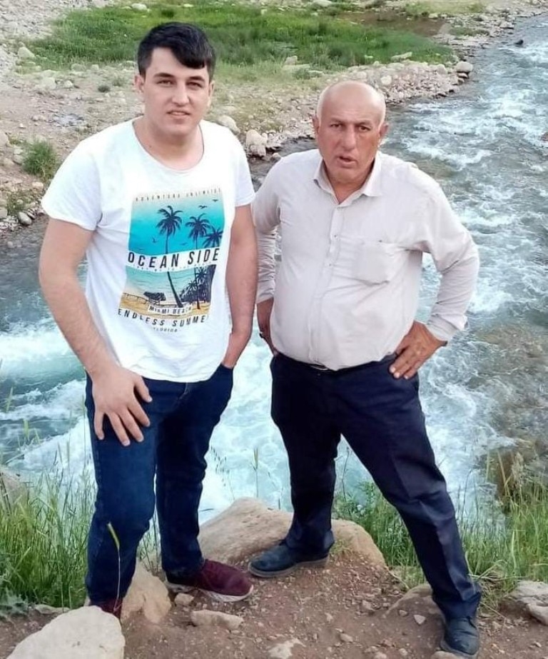 Baba-oğuldan geriye yan yana çektirdikleri fotoğraf karesi kaldı