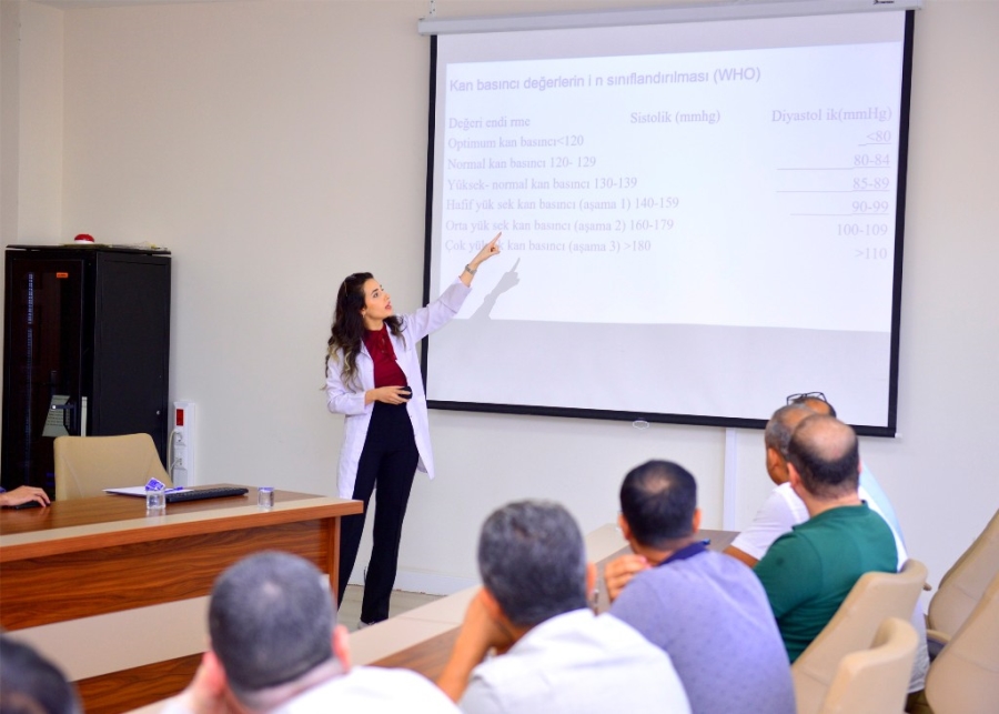 Belediye personellerine halk sağlığı konferansı  