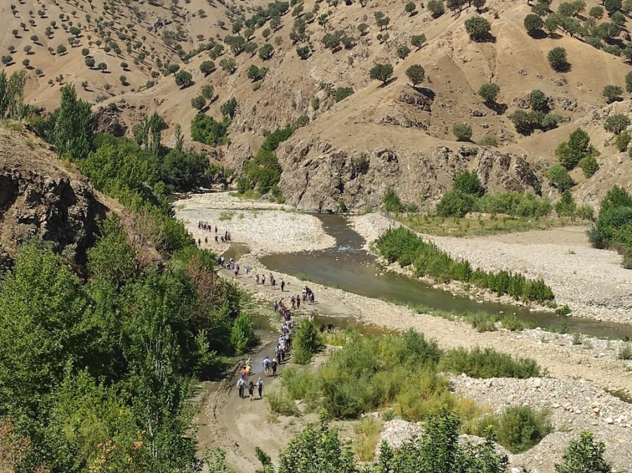 Doğaseverlerin rotası olan Sason Han Deresi kanyonu ziyaretçilerini büyüledi 