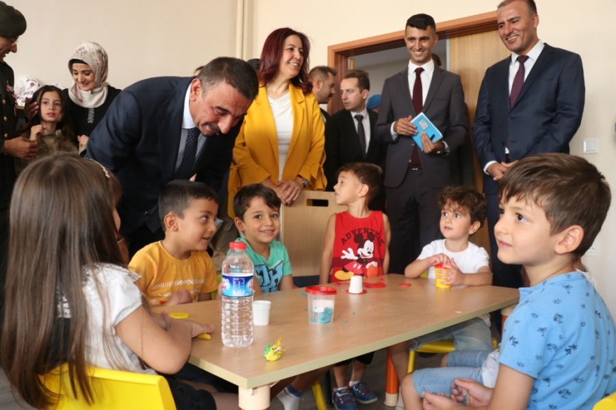 Pervari’de şehit olan askerin adının verildiği ilkokul hizmete açıldı