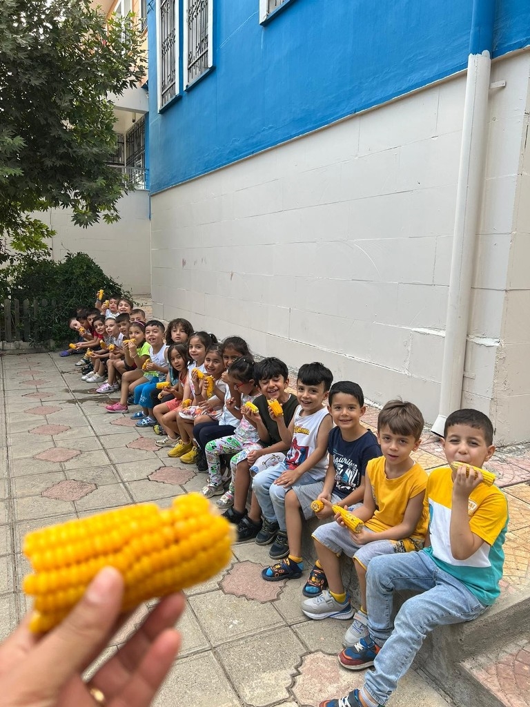 Minik öğrenciler mısır şenliği yaptı  