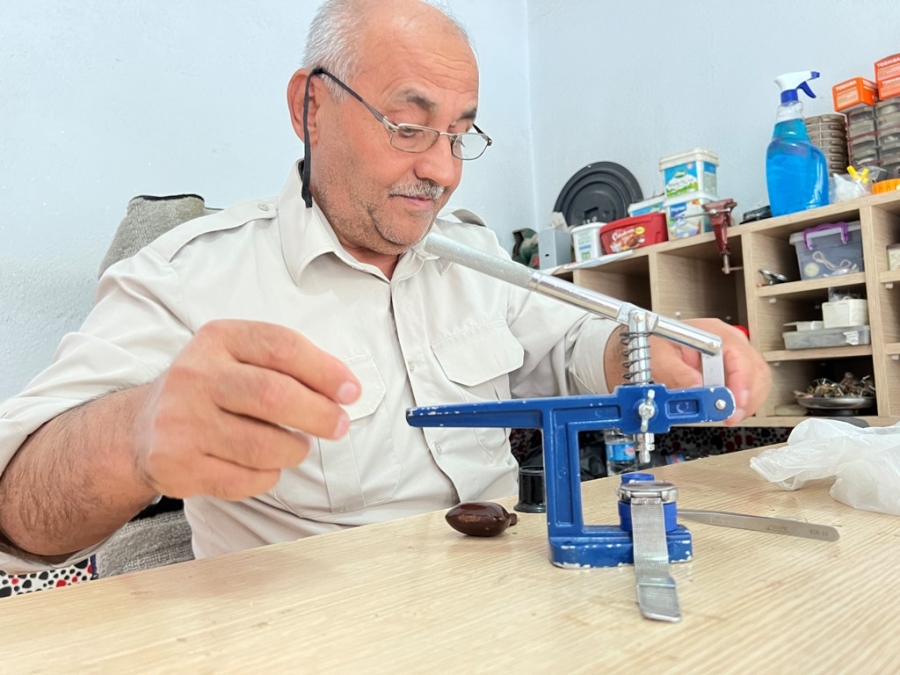 Mardinli saat ustası 11 yaşında baba mesleğine başladı, yarım asırdır zaman ayarlıyor