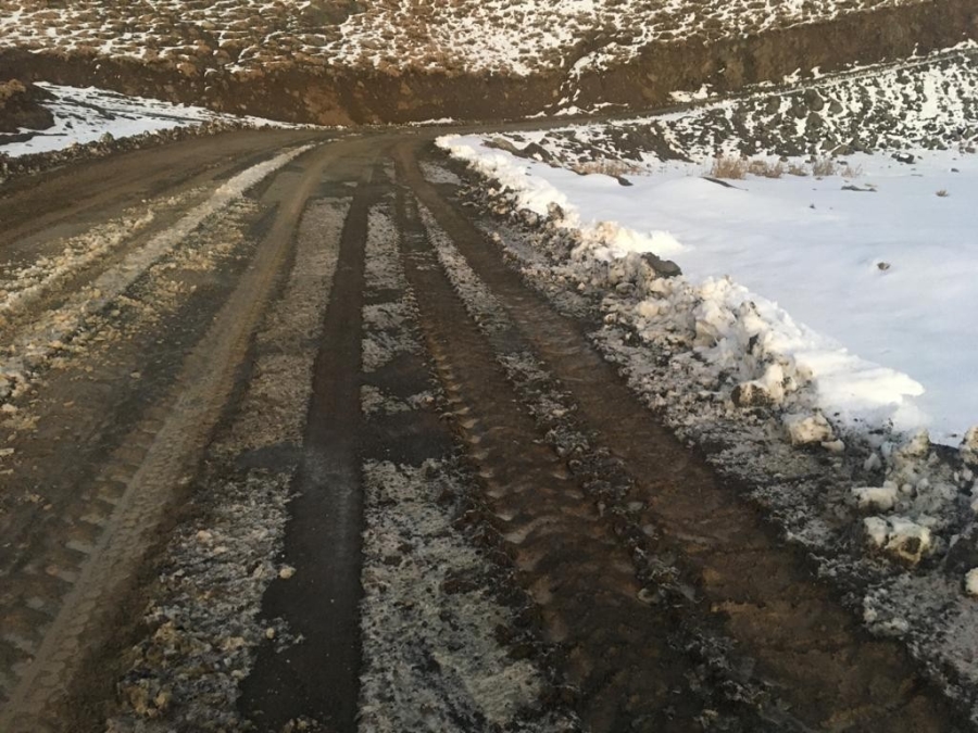 Şırnak’ta mevsimin ilk karla mücadelesi başladı