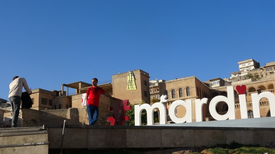 Film gibi seyahat: Rus turistler 'Madrid' yerine 'Mardin'e indi  