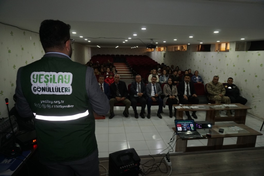 Beytüşşebap’ta vatandaşlara zararlı alışkanlıklara karşı seminer verildi