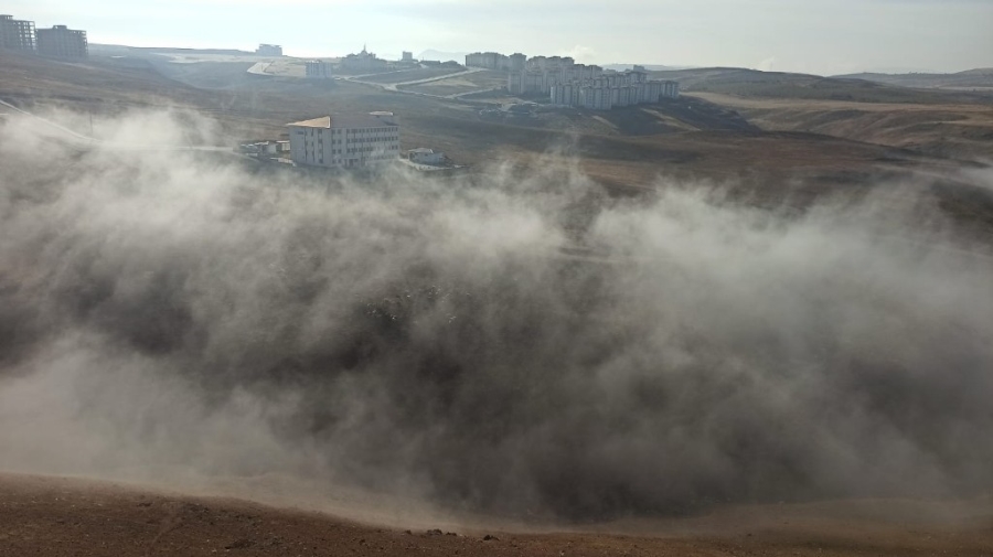 Siirt, sis bulutuyla kaplandı