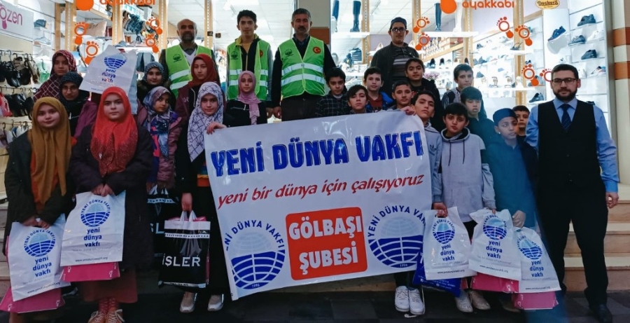 Yeni Dünya Vakfından 400 öğrenciye kışlık bot  