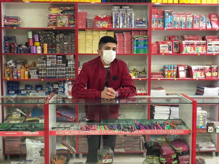 Pandemiden etkilenen kırtasiye esnafı: "Domates, biber, patlıcan satacağız"