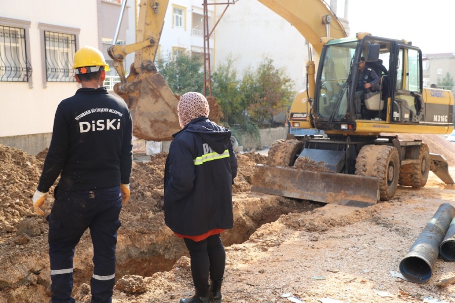 Çermik’te yeni yerleşim yerlerine altyapı hattı döşeniyor  