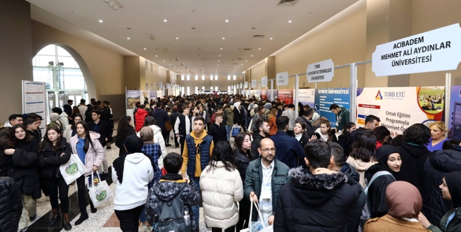 Gaziantep üniversite bölüm tanıtım ve kariyer Fuarı’na yoğun ilgi  