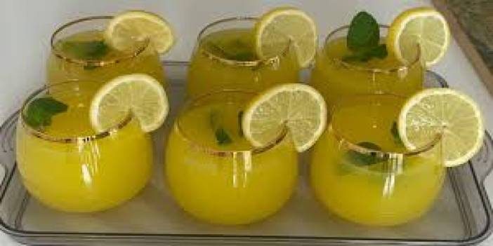 Yazın serinletmeye yetiyor. Evde pastane usulü limonata nasıl yapılır? İşte işin püf noktası