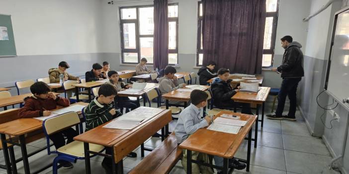 Şırnak’ta Umre Ödüllü Siyer Yarışması Heyecanı: 73 Okulda 7 Bin Öğrenci Sınavda