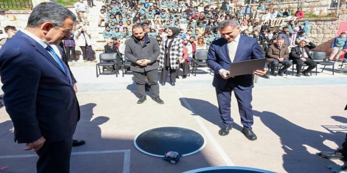 Şırnak'ın İlk FRC Takımı Sahneye Çıktı: Robofest'te Teknoloji Rüzgarı