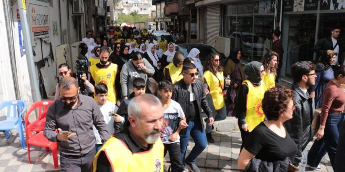 Cizre’de Eğitimcilerden okullardaki şiddete karşı sessiz yürüyüş