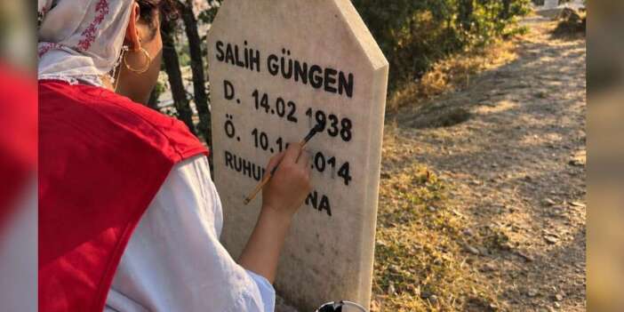 Şırnak'ta Görenlerin İçini Isıtan Çalışma: Silinen Yazıları Tek Tek Yenilediler!