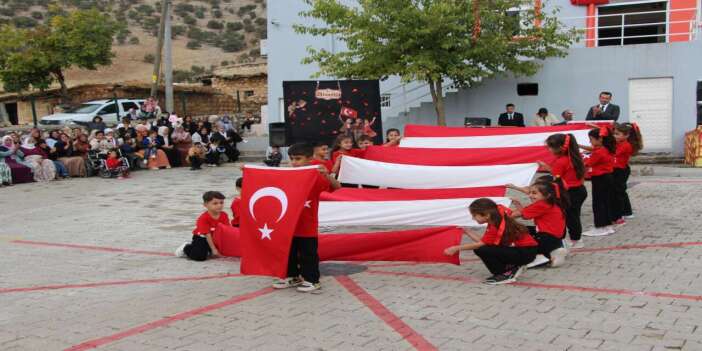 Güçlükonak’ta Cumhuriyet Coşkusu