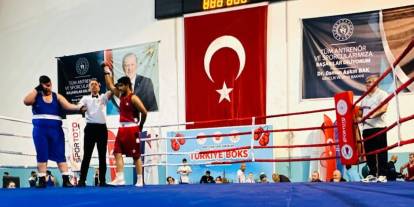 Şırnaklı Sporcu Türkiye Ferdi Boks Şampiyonasında çeyrek finale yükseldi
