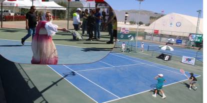 Şırnak’ta Fistanlı Şarapovalar tenis kortunda