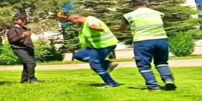 Davulun sesini duyan temizlik görevlileri, oynamaya başladı