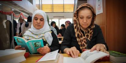 Hakkarili Kadınların okuma azmi takdir topluyor
