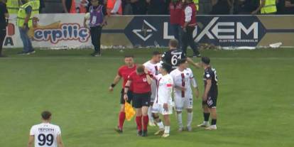Elazığ-Van Maçındaki şiddet olayları Türk Futbol tarihine kara bir leke olarak geçti