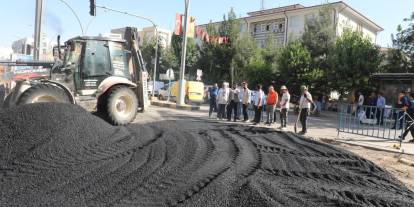 Cizre’de Bayram öncesi yollar yapboza döndü, Cizre Belediyesi çalışma başlattı