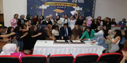 Muş Yurtlarında Çifte Kutlama: Mezuniyet ve El Emeği Sergisi Coşkusu!