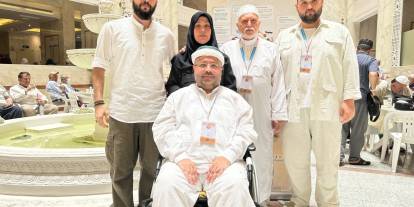 SMA hastası gencin hastalığı hac vazifesine engel olmadı