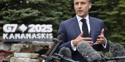 Macron: "İran’da rejim değişikliği Orta Doğu’da kaosa yol açar"
