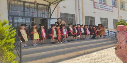 Şırnak'ta Minik Öğrenciler Kep Attı, Mezuniyet Sevinci Yaşadı