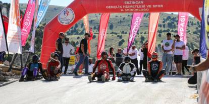 Dünya Kaykay İniş Şampiyonası Erzincan'da başladı