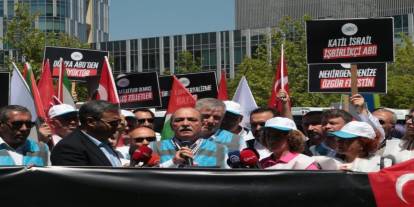 Büro Memur-sen'den ABD Büyükelçiliği önünde siyah çelenkli protesto